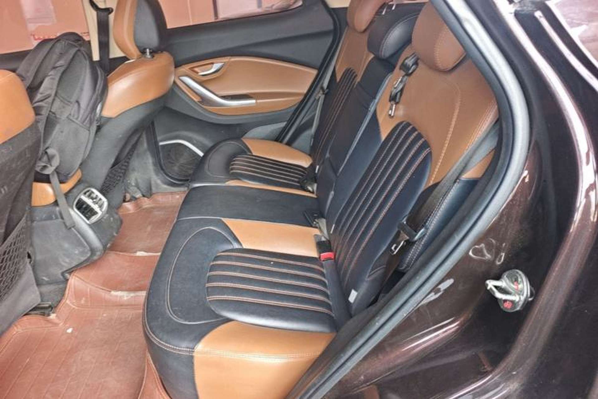 Used Soueast DX7 2015 1.5T Automatic Luxury Model Left Rear Seat