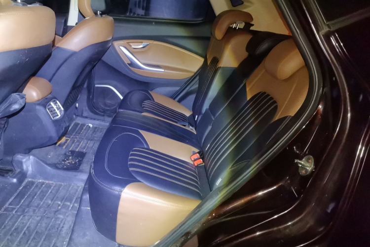 Used Soueast DX7 2015 1.5T Automatic Luxury Model Left Rear Seat