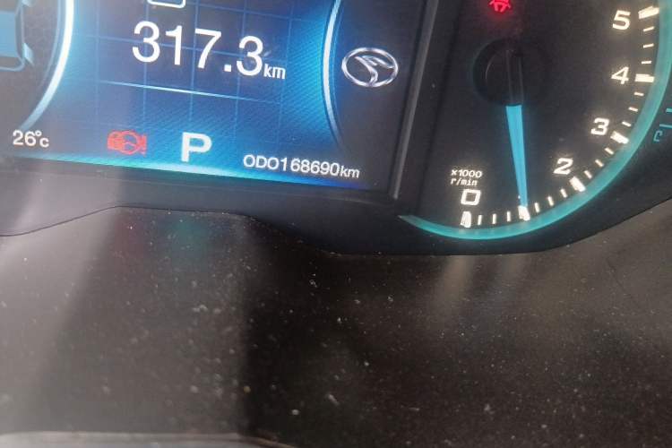 Used Soueast DX7 2015 1.5T Automatic Prestige Model Odometer Close Up