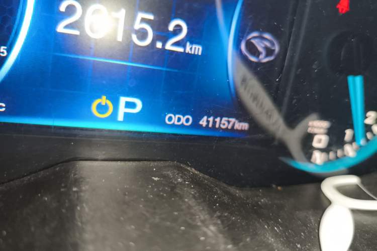 Used Soueast DX7 2015 1.5T Automatic Luxury Model Odometer Close Up