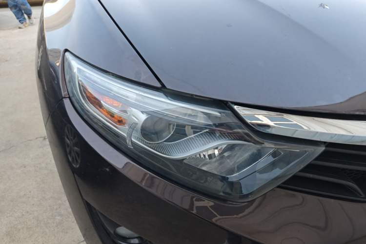 Used Soueast DX7 2015 1.5T Automatic Luxury Model Right Front Headlight
