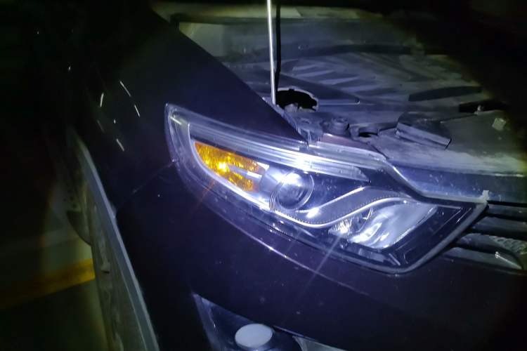 Used Soueast DX7 2015 1.5T Automatic Luxury Model Right Front Headlight
