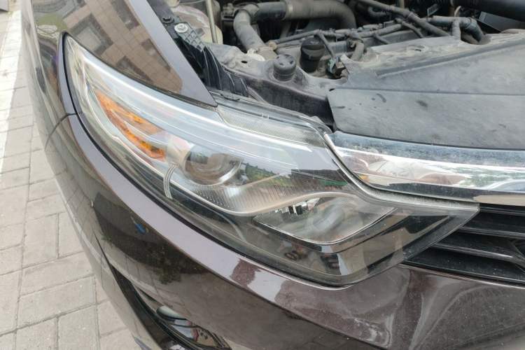 Used Soueast DX7 2015 1.5T Automatic Elite Model Right Front Headlight