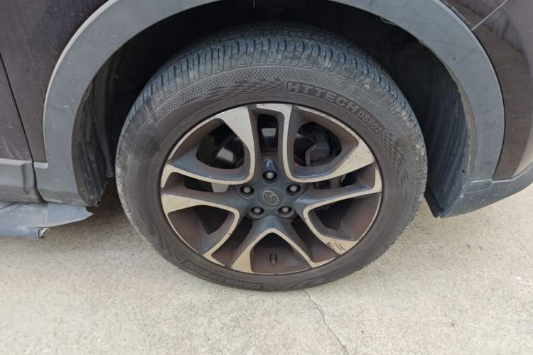 Used Soueast DX7 2015 1.5T Automatic Luxury Model Right Front Wheel Hub