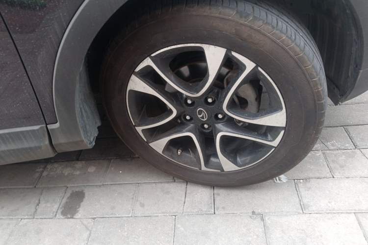 Used Soueast DX7 2015 1.5T Automatic Prestige Model Right Front Wheel Hub