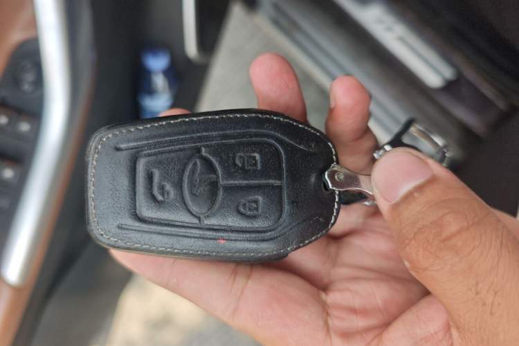Used Soueast DX7 2015 1.5T Automatic Luxury Model Vehicle Key
