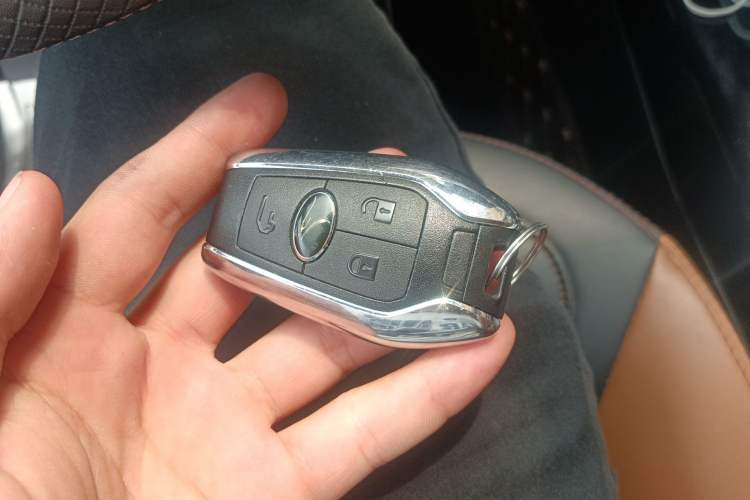 Used Soueast DX7 2015 1.5T Automatic Prestige Model Vehicle Key