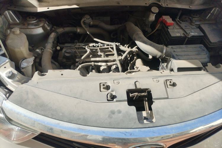 Used Soueast DX7 2015 1.5T Automatic Luxury Model Engine Bay