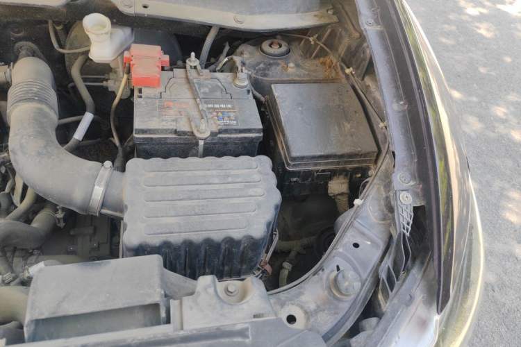 Used Soueast DX7 2015 1.5T Automatic Luxury Model Engine Bay Left