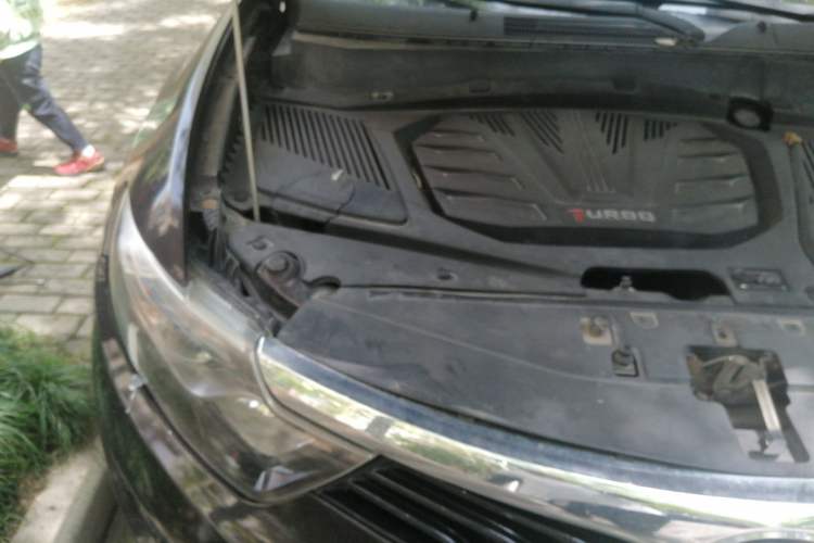 Used Soueast DX7 2015 1.5T Manual Luxury Model Engine Bay Right