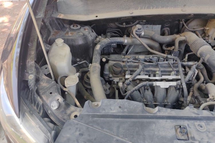 Used Soueast DX7 2015 1.5T Automatic Luxury Model Engine Bay Right
