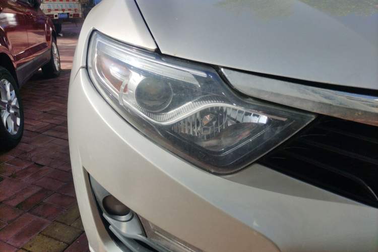 Used Soueast DX7 2015 1.5T Automatic Luxury Model Exterior 6