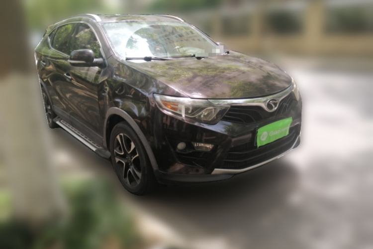 Used Soueast DX7 2015 1.5T Manual Luxury Model Front Right 45 Deg