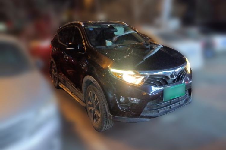 Used Soueast DX7 2015 1.5T Automatic Prestige Model Front Right 45 Deg