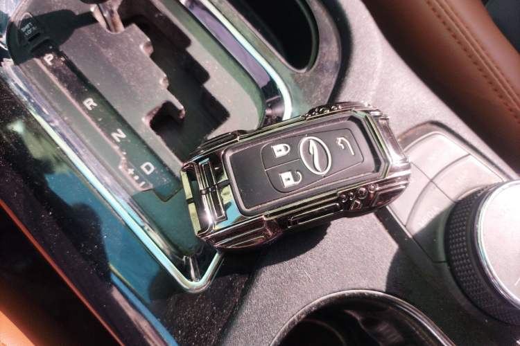 Used Soueast DX7 2015 1.5T Automatic Luxury Model Interior 1