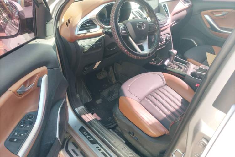 Used Soueast DX7 2015 1.5T Automatic Luxury Model Interior 3