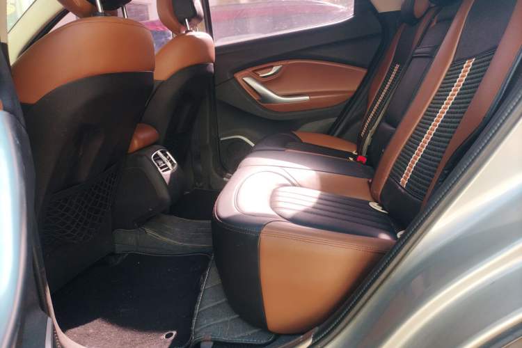 Used Soueast DX7 2015 1.5T Automatic Luxury Model Interior 4