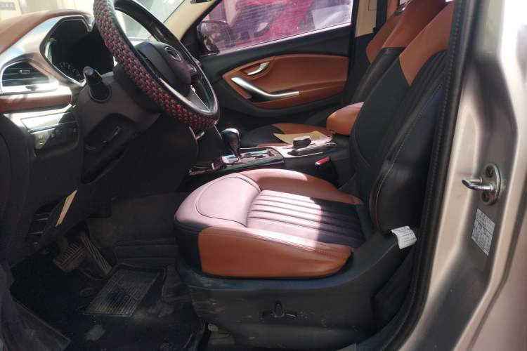 Used Soueast DX7 2015 1.5T Automatic Luxury Model Left Front Seat