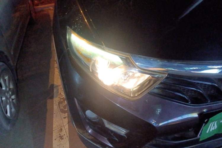 Used Soueast DX7 2015 1.5T Automatic Prestige Model Right Front Headlight