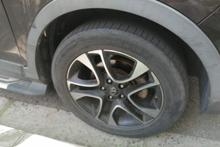 Used Soueast DX7 2015 1.5T Manual Luxury Model Right Front Wheel Hub