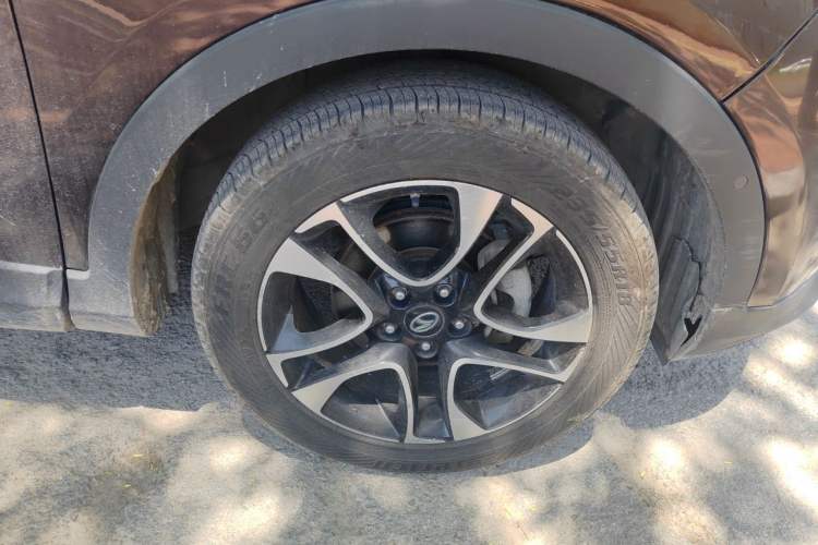 Used Soueast DX7 2015 1.5T Automatic Luxury Model Right Front Wheel Hub