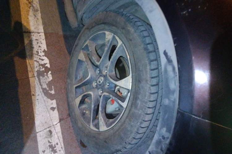 Used Soueast DX7 2015 1.5T Automatic Prestige Model Right Front Wheel Hub