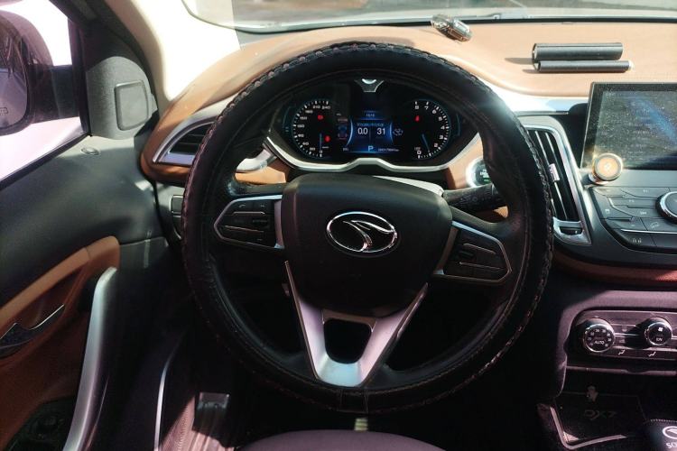 Used Soueast DX7 2015 1.5T Automatic Luxury Model Steering Wheel