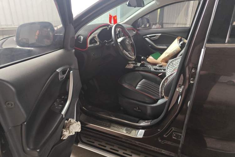Used Soueast DX7 2015 1.5T Manual Luxury Model Driver Seat