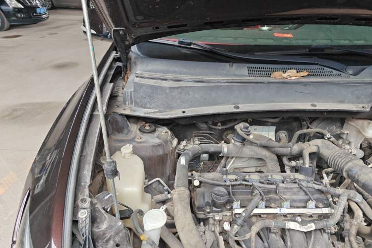 Used Soueast DX7 2015 1.5T Manual Luxury Model Engine Bay Right