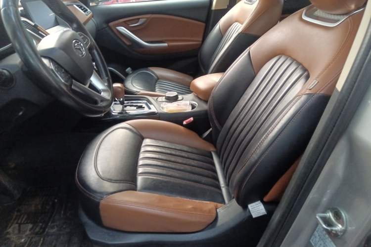 Used Soueast DX7 2015 1.5T Automatic Prestige Model Left Front Seat