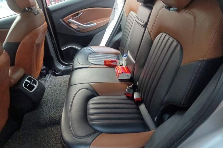 Used Soueast DX7 2015 1.5T Automatic Prestige Model Left Rear Seat
