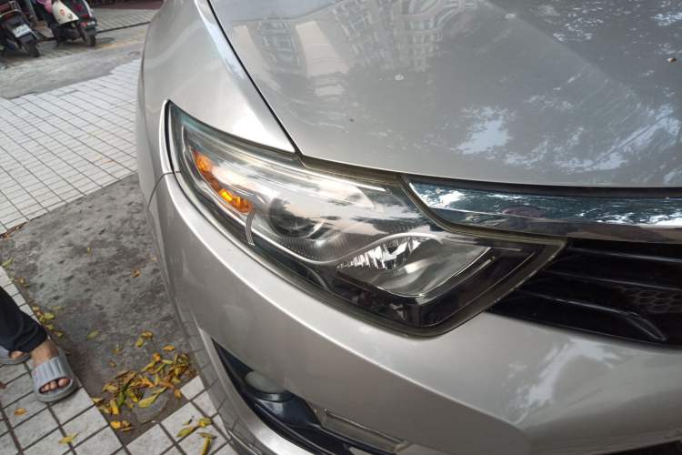 Used Soueast DX7 2015 1.5T Automatic Prestige Model Right Front Headlight