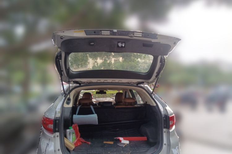Used Soueast DX7 2015 1.5T Automatic Prestige Model Trunk
