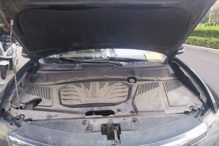 Used Soueast DX7 2015 1.5T Manual Luxury Model Engine Bay