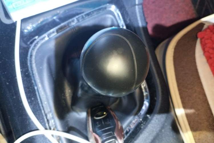 Used Soueast DX7 2015 1.5T Manual Elite Model Gear Lever