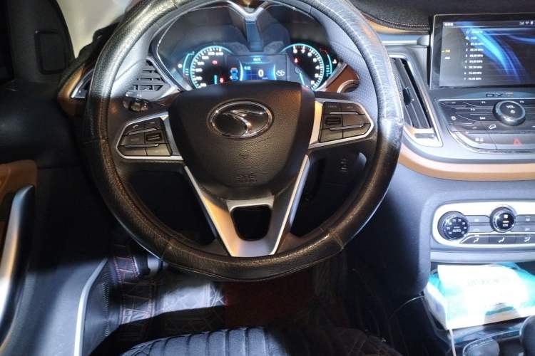 Used Soueast DX7 2015 1.5T Manual Elite Model Steering Wheel
