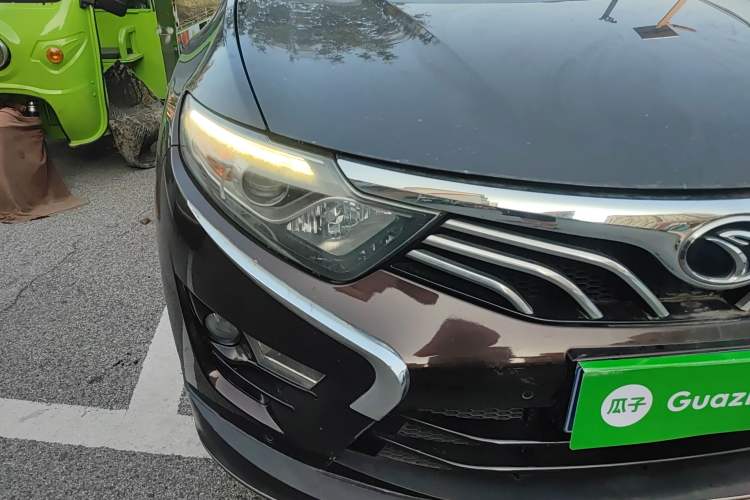 Used Soueast DX7 2015 1.5T Automatic Luxury Model Right Front Headlight