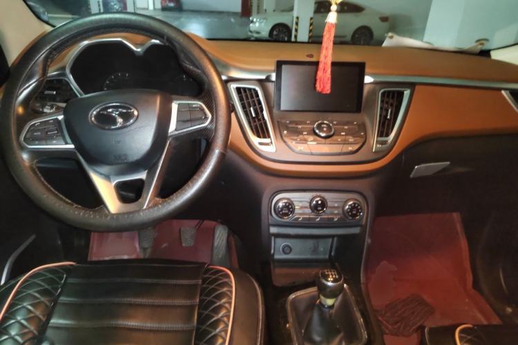 Used Soueast DX7 2015 1.5T Manual Luxury Model Center Console