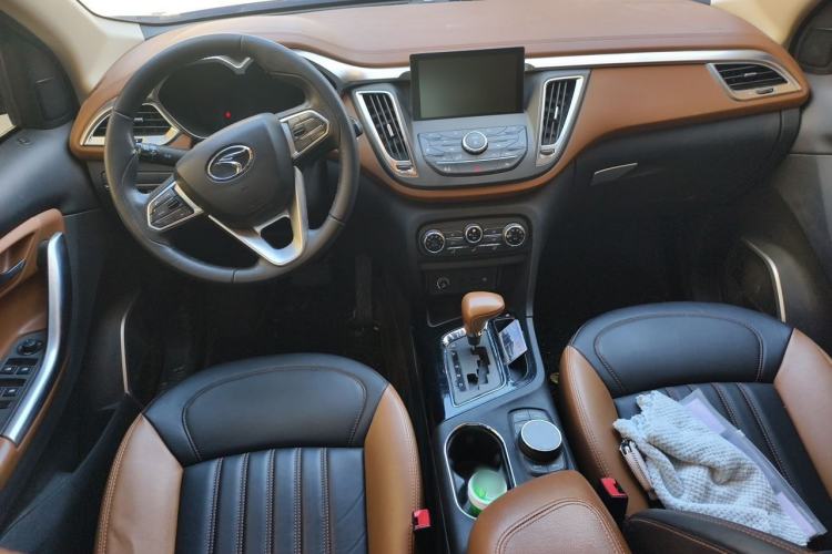 Used Soueast DX7 2015 1.5T Automatic Luxury Model Center Console