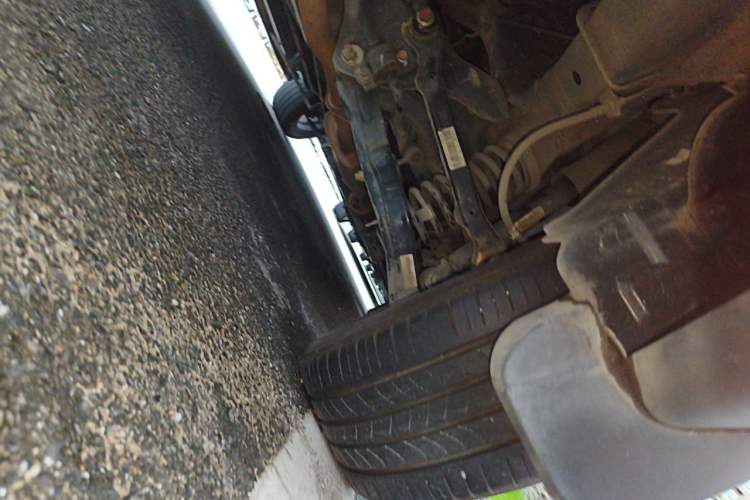 Used Soueast DX7 2015 1.5T Manual Elite Model Chassis Rear Right