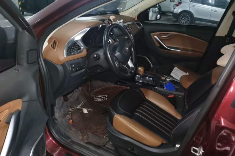 Used Soueast DX7 2015 1.5T Automatic Luxury Model Driver Seat