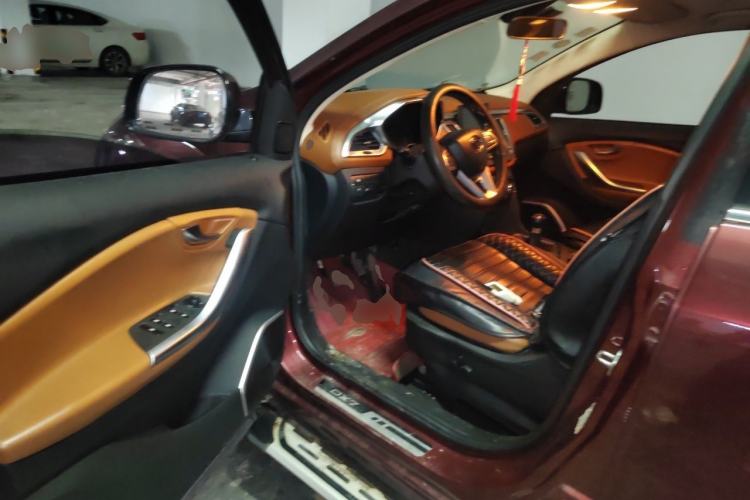 Used Soueast DX7 2015 1.5T Manual Luxury Model Driver Seat