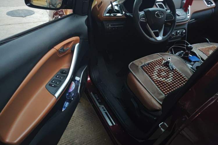 Used Soueast DX7 2015 1.5T Manual Elite Model Driver Seat