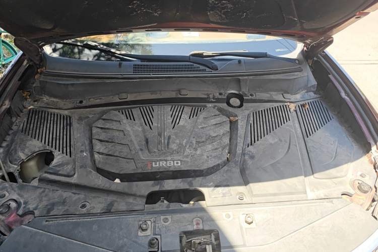 Used Soueast DX7 2015 1.5T Automatic Luxury Model Engine Bay