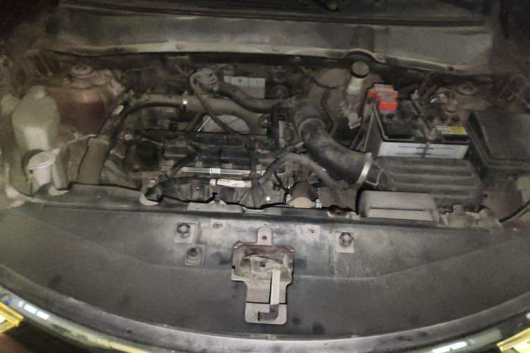 Used Soueast DX7 2015 1.5T Automatic Prestige Model Engine Bay
