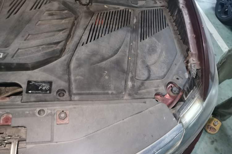 Used Soueast DX7 2015 1.5T Automatic Luxury Model Engine Bay Left