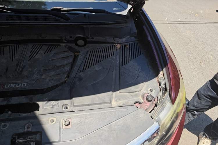 Used Soueast DX7 2015 1.5T Automatic Luxury Model Engine Bay Left
