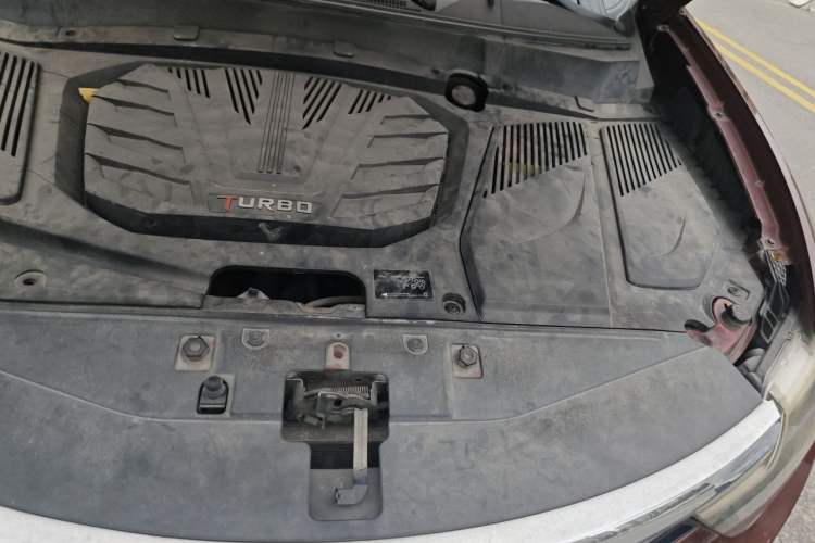Used Soueast DX7 2015 1.5T Automatic Luxury Model Engine Bay Left