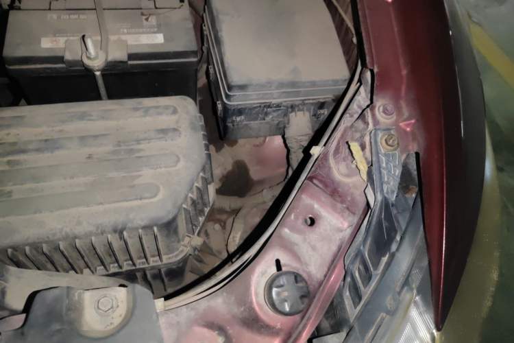 Used Soueast DX7 2015 1.5T Manual Luxury Model Engine Bay Left