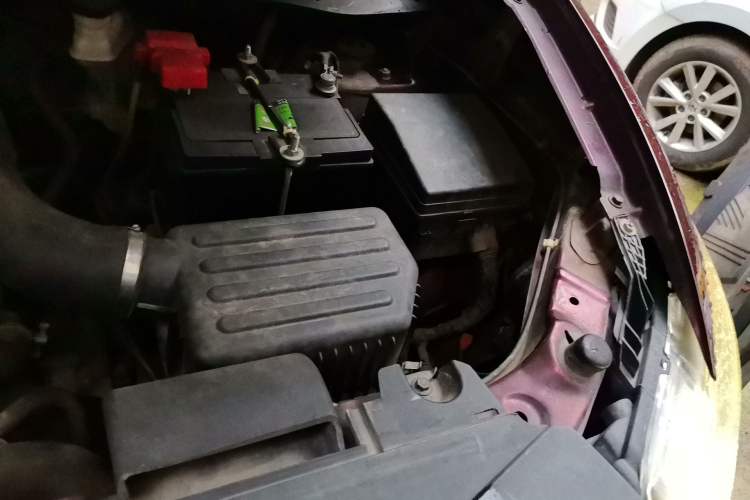 Used Soueast DX7 2015 1.5T Automatic Luxury Model Engine Bay Left